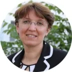 Diane Petter, 1re vice-présidente d’UniHA, Directrice Générale des hôpitaux de la direction commune Poissy-Saint-Germain-en-Laye – Mantes-la-Jolie – Meulan-Les-Mureaux au sein du GHT des Yvelines Nord.